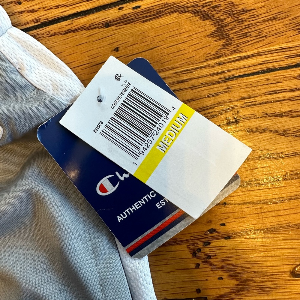 Champion shorts sz M NWT - Picture 2 of 4